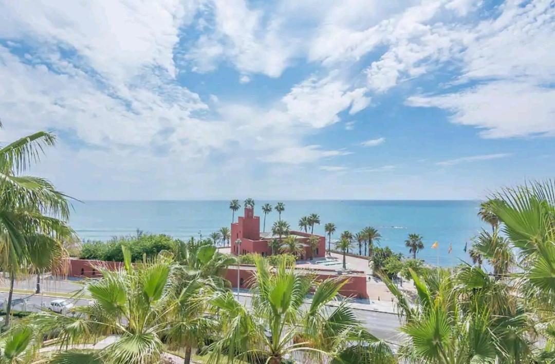 El Estudio De La Playa Benalbeach Holidays Paradise Benalmádena Eksteriør bilde