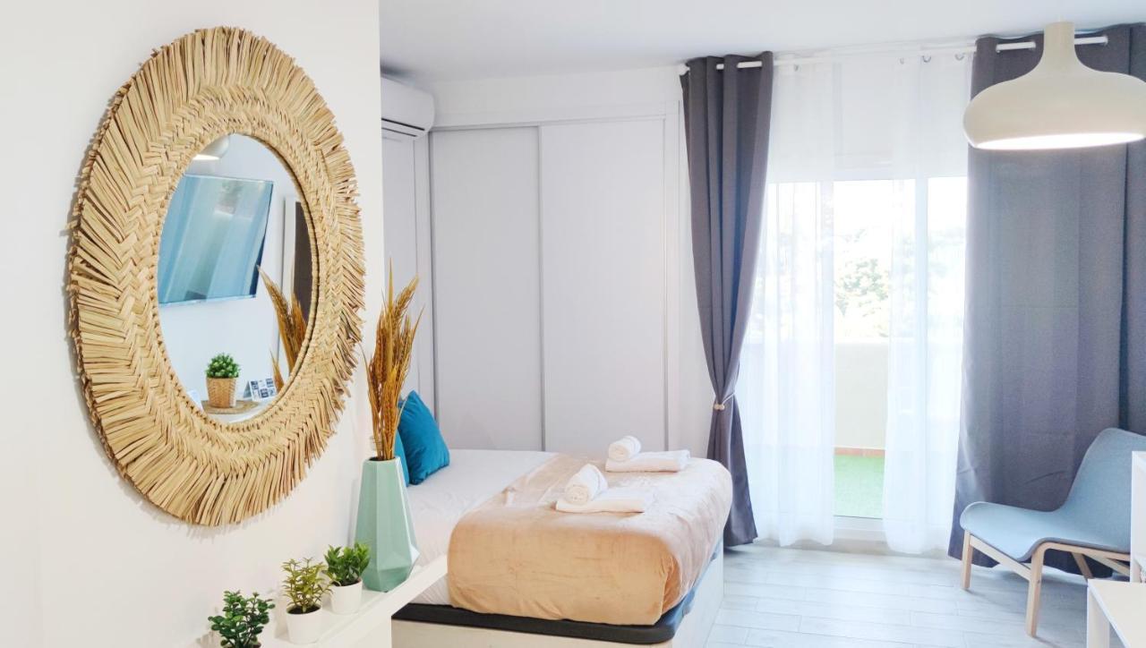 El Estudio De La Playa Benalbeach Holidays Paradise Benalmádena Eksteriør bilde